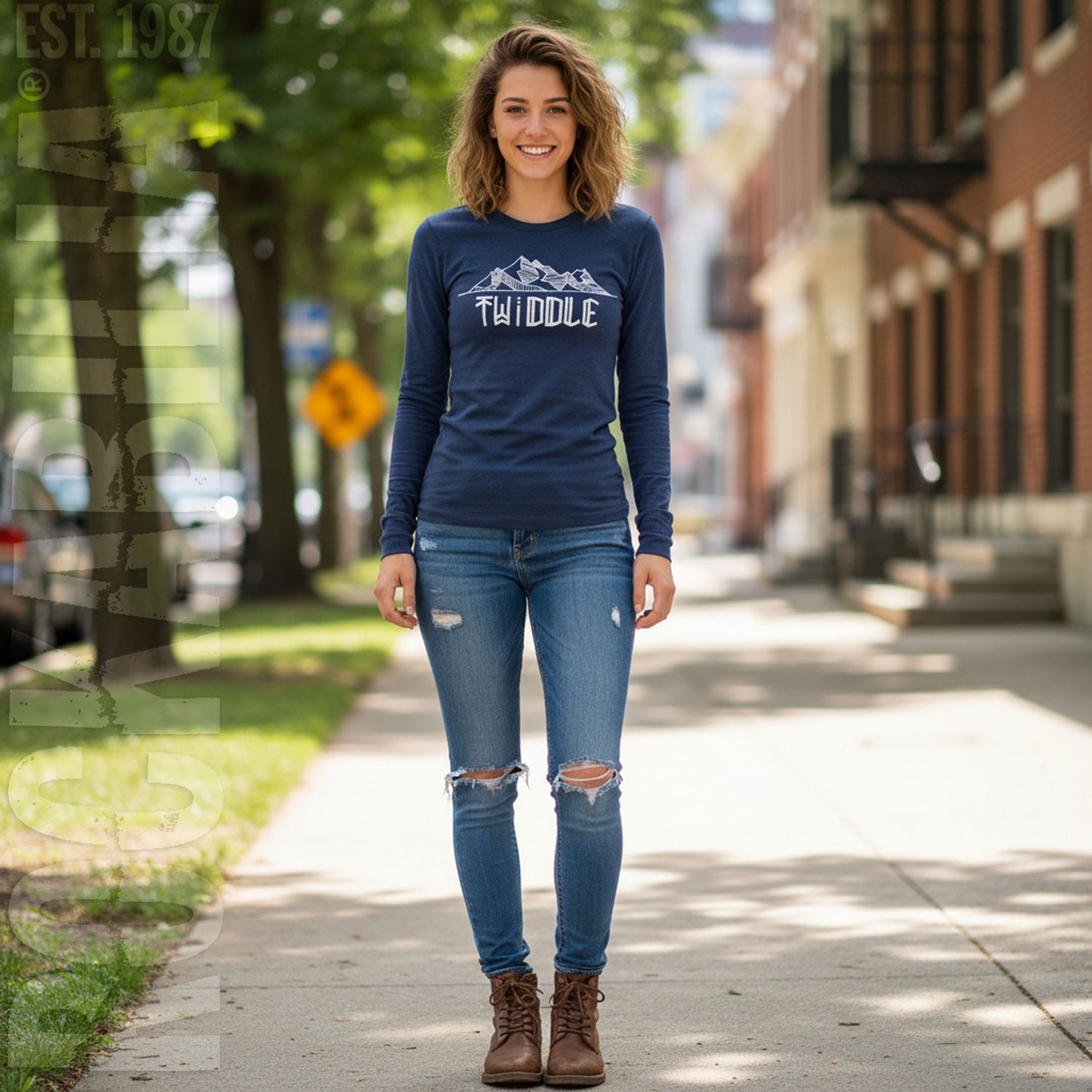 Mountain Logo Junior Top